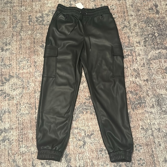 NWT Seven Sisters Vegan Leather Cargo Pant - Picture 1 of 3